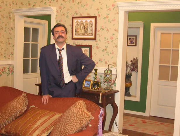 edho-efraim-kimdir-kim-oynuyor-eskiya-dunyaya-hukumdar-olmaz-levent-ulgen-kimdir-kac-yasinda-nereli-1635252825261.jpg EDHO Efraim kimdir, kim oynuyor? Eşkıya Dünyaya Hükümdar Olmaz Levent Ülgen kimdir, kaç yaşında, nereli?-4