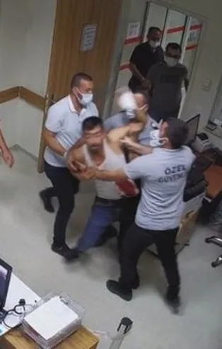 Konya'da alkollü şahıslar hastanede ortalığı birbirine kattı! Polis ve bekçileri yaraladılar