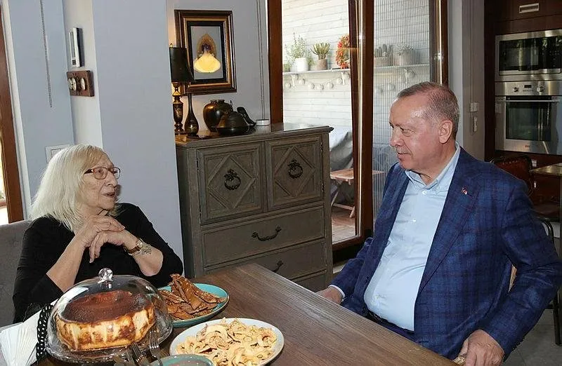 Başkan Erdoğan usta yazar Alev Alatlı'yı ziyaret etmişti. (4 Şubat 2020)