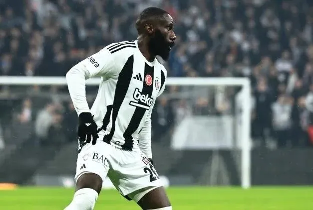 Beşiktaş’ta Masuaku yolcu!