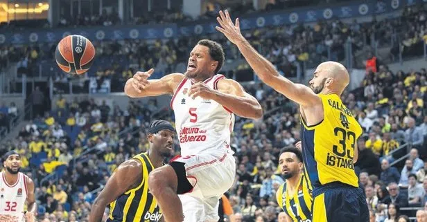 Fener şov sürüyor