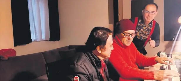 kar-istanbula-unlulerin-renkli-pozlari-sosyal-medyaya-dustu-burak-ozcivit-ve-fahriye-evcenden-damga-fotografla-1642966214588.jpeg Kar İstanbul'a ünlülerin renkli pozları sosyal medyaya düştü! Burak Özçivit ve Fahriye Evcen'den damga vuran fotoğraflar-10