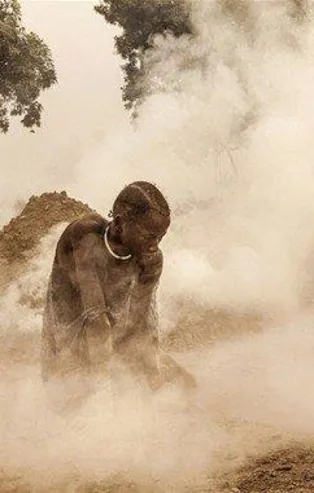 İlginç yaşamlarıyla dünyanın en ilkel kabilesi