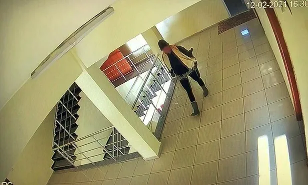 antalyayi-karistiran-kadin-binaya-patlayici-koydu-ilk-vukuati-degil-pompaliyla-dehset-sactigi-ortaya-cikti-1671249184345.jpeg Antalya'yı karıştıran kadın! Binaya patlayıcı koydu... İlk vukuatı değil! Pompalıyla dehşet saçtığı ortaya çıktı-6