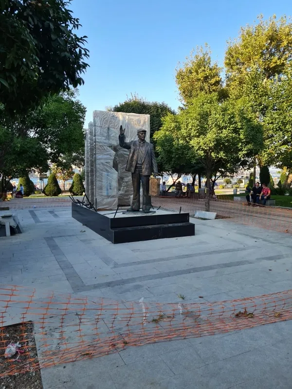 1599660144214.jpg CHP'li İBB'den geri adım! Mescid alanını heykel ile işgal etmişlerdi-2