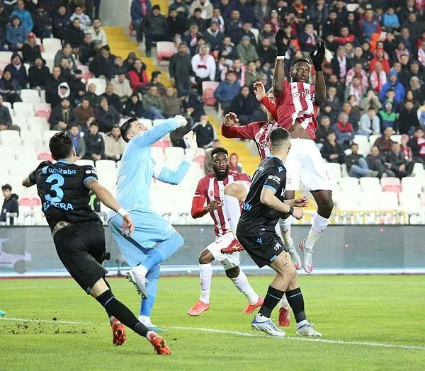 Trabzonspor Sivas deplasmanında ağır yaralı!-5