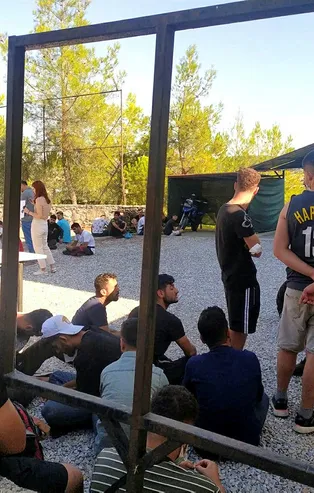 Muğla'da ormanda 55 kaçak göçmen yakalandı