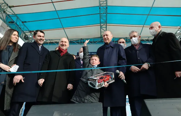 son-dakika-baskan-erdogandan-chp-genel-baskani-kemal-kilicdarogluna-ihale-yaniti-bunun-hayati-yalan-1643548784703.jpg SON DAKİKA! Başkan Erdoğan'dan CHP Genel Başkanı Kemal Kılıçdaroğlu'na ihale yanıtı: Bunun hayatı yalan-11