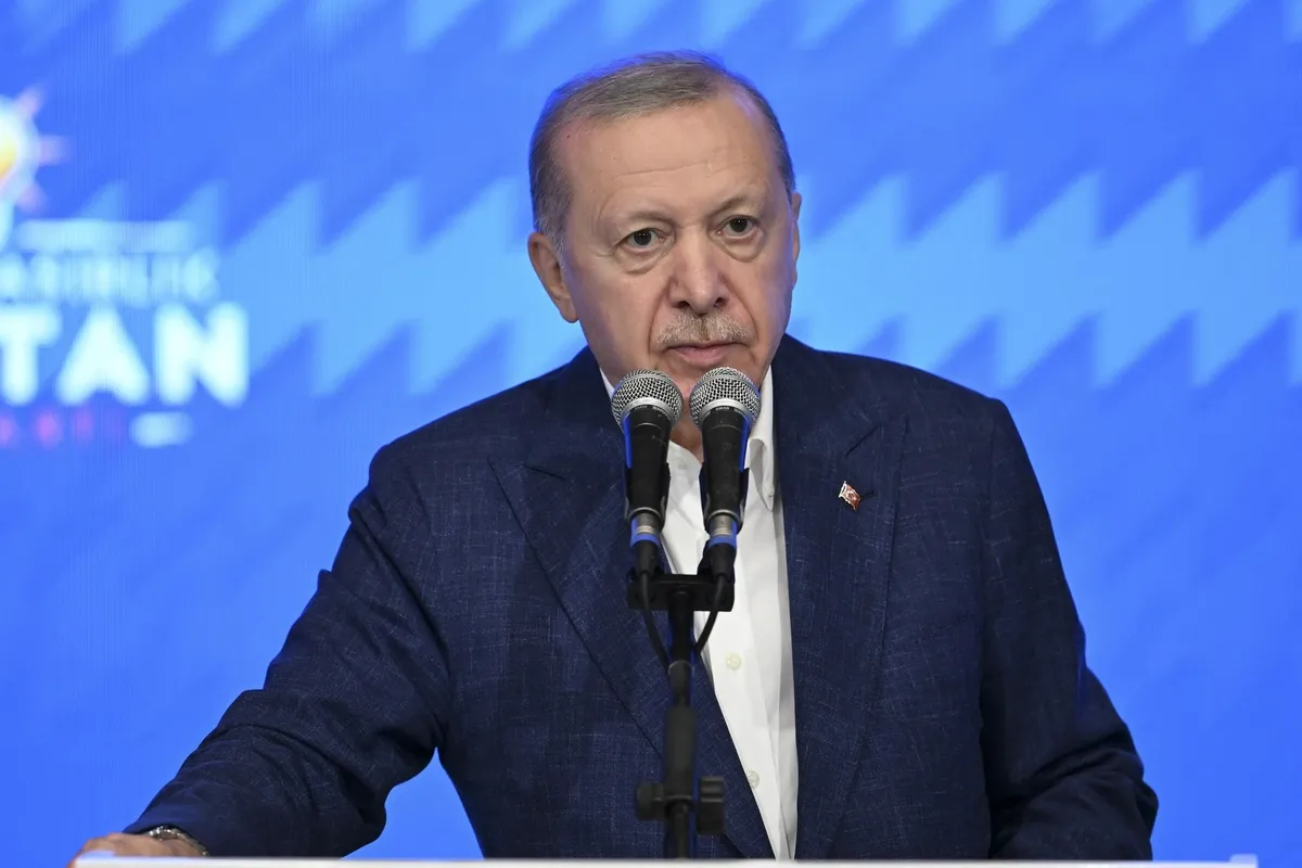 baskan-erdogandan-sakaryada-manifesto-gibi-konusma-israili-titretecek-sozler-ak-parti-teskilatina-uyari-meydan-1782655264075.jpeg Başkan Erdoğan'dan Sakarya'da manifesto gibi konuşma! İsrail'i titretecek sözler | AK Parti teşkilatına uyarı: Meydanın hakkını verin-10