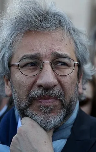 SON DAKİKA: Firari hain Can Dündar hakkında kırmızı bülten!