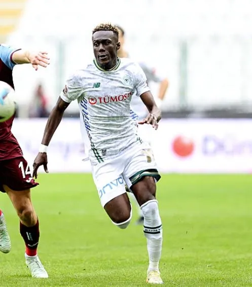 Nilperi Şahinkaya’ya DM’den yazan Senegalli futbolcu kim: Bizim semtte doğmuşsun! İşte Olağan şüpheliler - 8