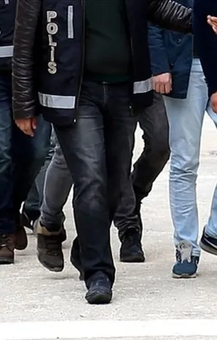 İzmir'de terör örgütü PKK operasyonunda 14 kişi yakalandı