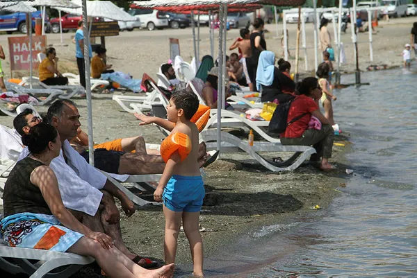Hazar Gölü'nde Marmaris ve Bodrum'u aratmayan görüntüler!-5
