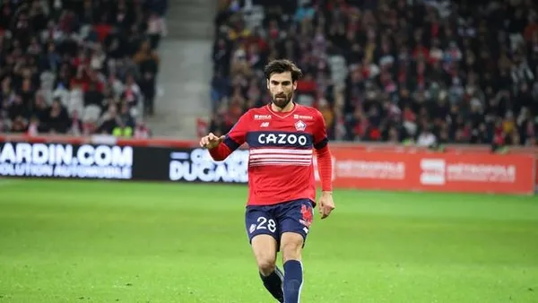 fenerbahce-6-numara-ariyor-portekizli-andre-gomes-listenin-basinda-yer-aliyor-1694645770159.jpeg Fenerbahçe 6 numara arıyor! Portekizli Andre Gomes listenin başında yer alıyor...-3