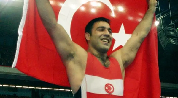 hamza-yerlikaya-kimdir-kac-yasinda-nereli-hamza-yerlikaya-biyografi-1608294363110.jpg Hamza Yerlikaya kimdir, kaç yaşında, nereli? Hamza Yerlikaya biyografi!-3