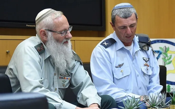 siyonist-zihniyetin-ozeti-haham-eyal-karimin-isgalci-israil-askerlerine-rezil-fetvasi-yahudi-olmayan-kadinlara-1701784227738.jpeg Siyonist zihniyetin özeti! Haham Eyal Karim'in işgalci İsrail askerlerine rezil fetvası: Yahudi olmayan kadınlara tecavüz edilebilir-2