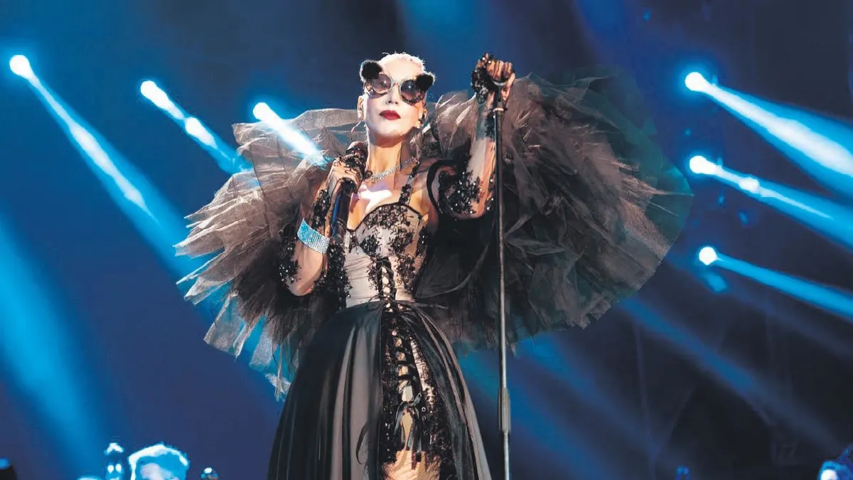 Hande Yener, hayranlarına muhteşem bir gece yaşattı