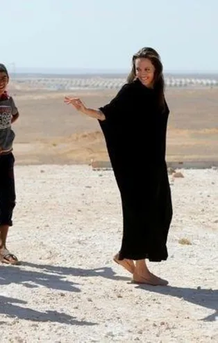 Angelina Jolie'den flaş karar! Suriyeli çocuk evlat edinecek