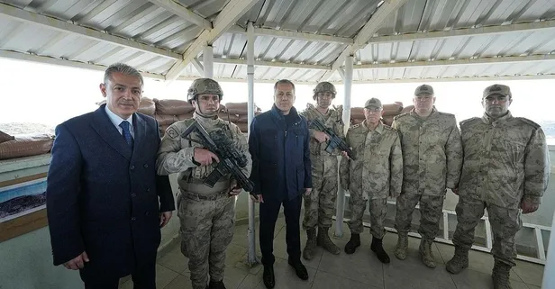 İçişleri Bakanı Yerlikaya'dan Mardin’deki jandarma üs bölgesine ziyaret: 2024'ün barış, huzur, sağlık ve esenlikler getirmesini dilerim