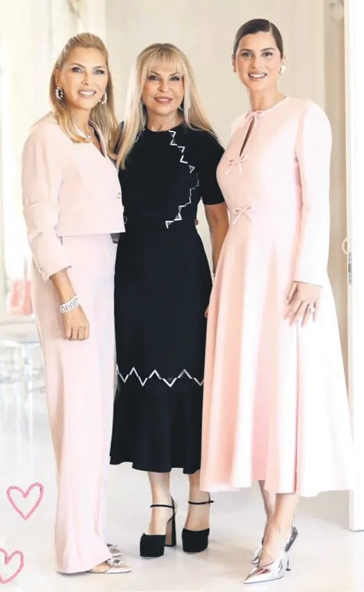 sabanci-yalisinda-mevlit-haci-sabanci-ile-nazli-sabancinin-kizi-arzu-alaranin-40i-uctu-1695948606325.jpeg Sabancı yalısında mevlit! Hacı Sabancı ile Nazlı Sabancı’nın kızı Arzu Alara’nın 40'ı uçtu-5