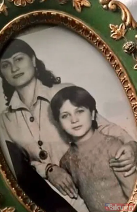 Fahriye Evcen'den sonra Hazal Kaya'dan da sürpriz geldi! İşte ünlüler, anneleri ve çocukları... - 14