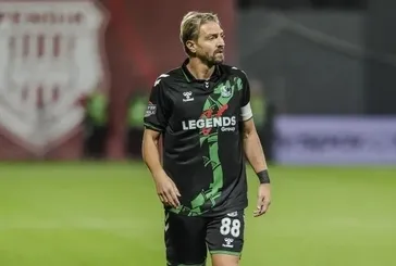 Sakaryaspor'da Caner Erkin krizi! 8 maçta 3. kırmızı kart