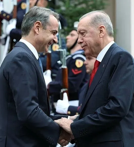 kapida-vize-nedir-turklere-7-gunluk-kapida-vize-mujdesi-kapida-vize-ucreti-ne-kadar-kac-tl-kapida-vize-nasil-a-1702024231847.jpeg Yunanistan adaları kapıda vize ücreti ne kadar, kaç TL? Kapıda vize nasıl alınır, şartları neler?-5