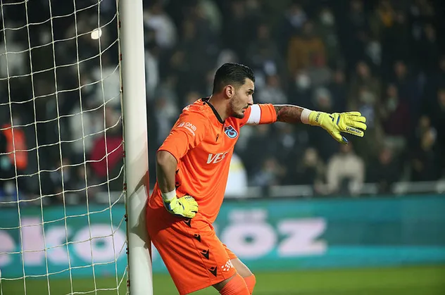 Trabzonspor'da kale emin ellerde! Uğurcan Çakır rakip forvetleri dünyaya küstürdü