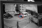 Arnavutköy’de servis minibüsünün altında kalan 7 yaşındaki çocuk hayatını kaybetti: Korkunç kaza kamerada!