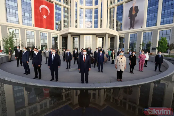 19 Mayıs saat 19.19'da tüm Türkiye İstiklal Marşı için tek ses oldu! - 5