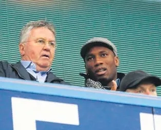 Chelsea’de yeni patron Hiddink