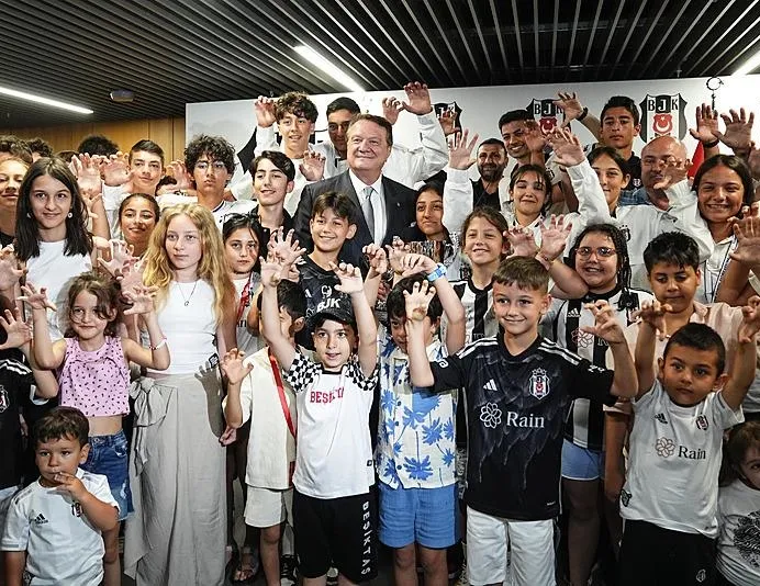 Beşiktaş bayramı stadyumda kutladı