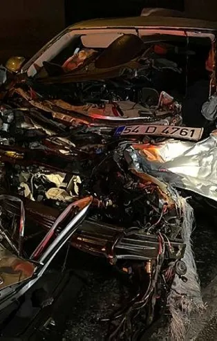 Çekmeköy'de aşırı hız felaketi getirdi! Bariyerlere saplandı motoru koptu: 3 ağır yaralı