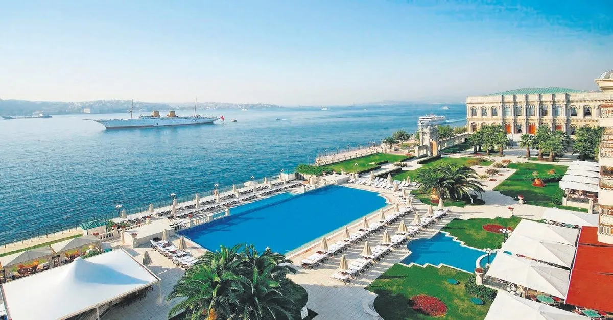 Istanbul Un Bogaz Manzarasinda Havuz Keyfi Yapmak Isteyenleri Ter Basiyor Takvim