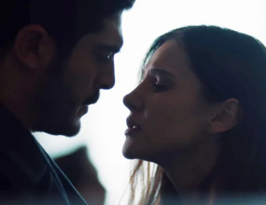 Burak Deniz ve Alina Boz’dan bomba sahne!