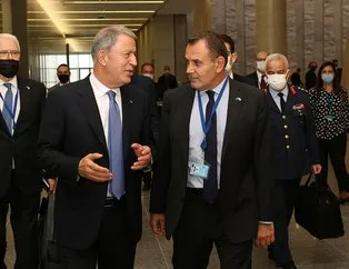 Bakan Akar Yunanistan Savunma Bakanıyla görüştü