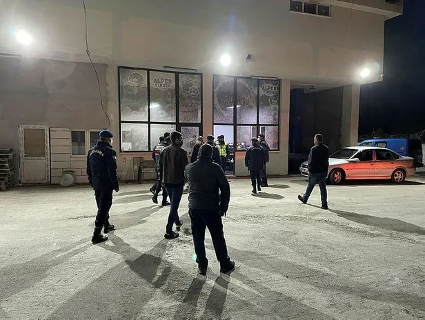 telefonda-tartisti-depoyu-basti-kursun-yagdiran-cani-eski-kiz-arkadasini-oldurdu-1636479294290.jpeg Telefonda tartıştı depoyu bastı! Kurşun yağdıran cani, eski kız arkadaşını öldürdü-2