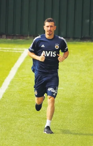 Mert Hakan kulübeden çıkamadı