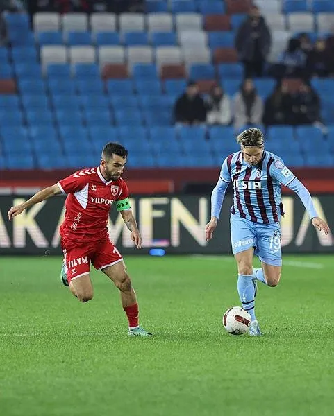 trabzonspor-samsunsporu-benkovic-ve-onuachunun-kafa-golleriyle-yendi-1705009790936.jpeg