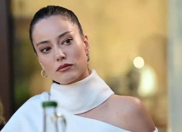 ben-bu-cihana-sigmazam-firuze-oldu-mu-pelin-akil-ben-bu-cihana-sigmazam-dizisinden-ayrildi-mi-neden-1681837737019.jpeg BEN BU CİHANA SIĞMAZAM FİRUZE ÖLDÜ MÜ? Pelin Akil Ben Bu Cihana Sığmazam dizisinden ayrıldı mı, neden?-2