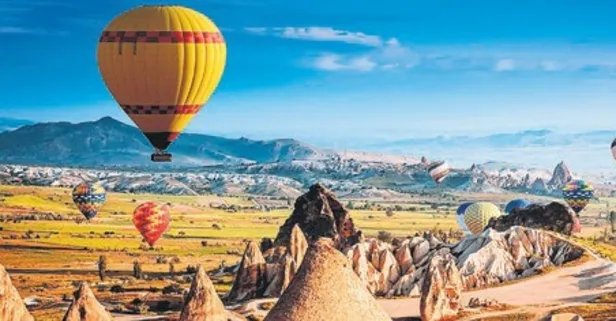 Kapadokya’da Öğretmenler Günü! 110 öğretmen sıcak hava balonuyla gökyüzüne yükseldi