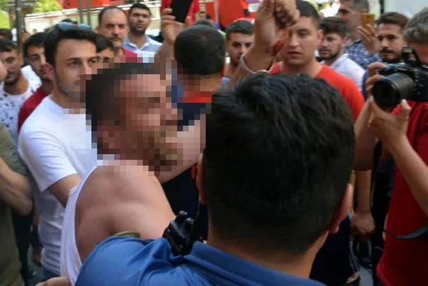 Kahramanmaraş ev sahibi anahtarı alınca jiletle intihara kalkıştı-3