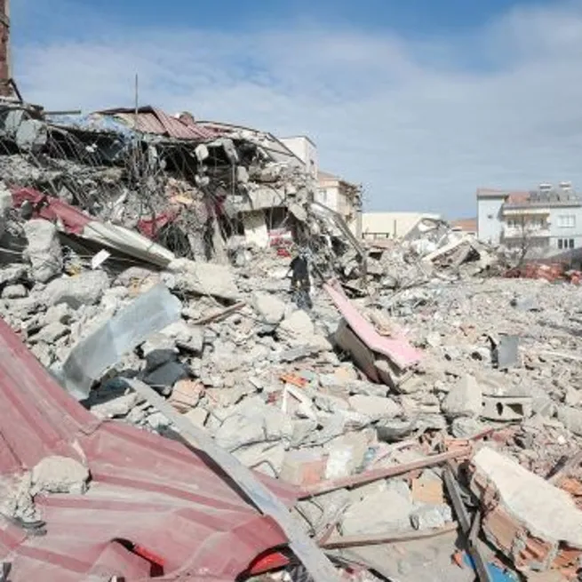 Arazi sahibi müteahhidi müteahhit ise depremi suçladı! 30 kişiye mezar olan bina ile ilgili şok ifadeler