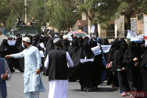 Afgan kadınlar Kabil Eğitim Üniversitesi’nde Taliban’a destek programı düzenledi - 38