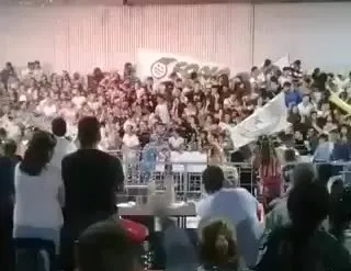 Karnavalda sahne çöktü: Yaralılar var