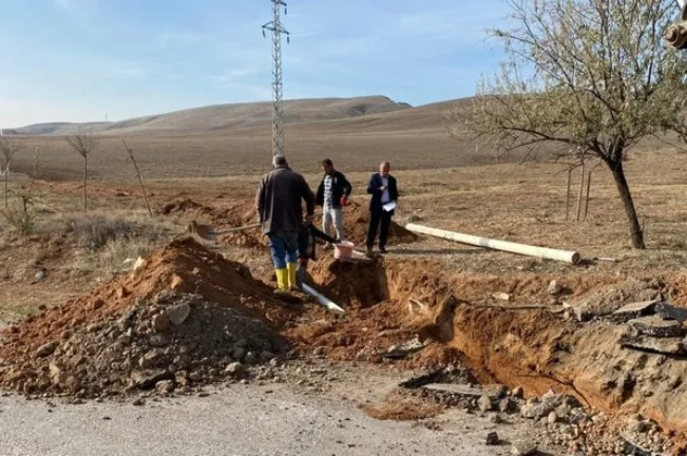 CHP'li Ankara Büyükşehir Belediyesi'nden yeni skandal! Çiftçilerin tarlalarına işte böyle çöktü