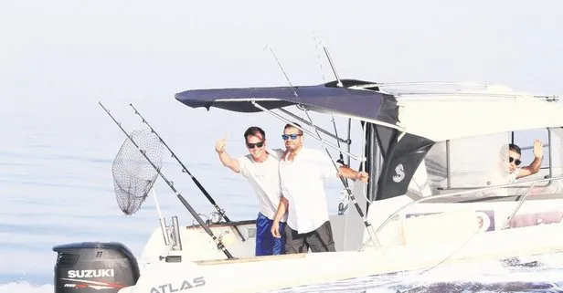 Rastgele Bodrum Is Adamlari En Buyuk Baligi Tutmak Icin Yaristi Takvim