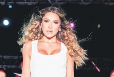 Hadise şortu ve dansları ile yine gündem oldu