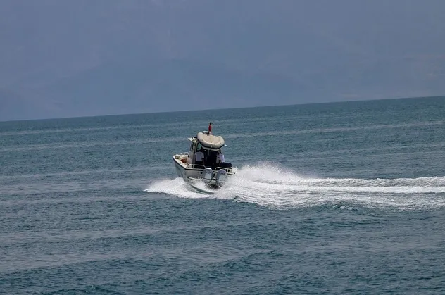 Son dakika: Van'da batan tekne bulundu