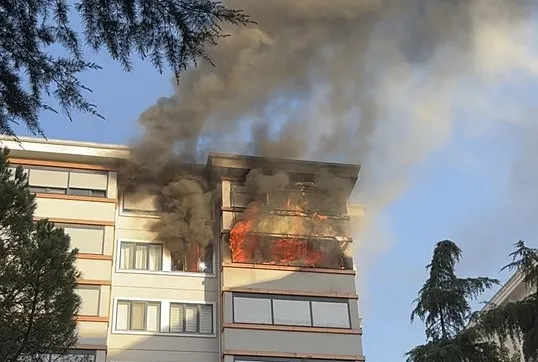 Kadıköy’de 8 katlı binada yangın paniği!
